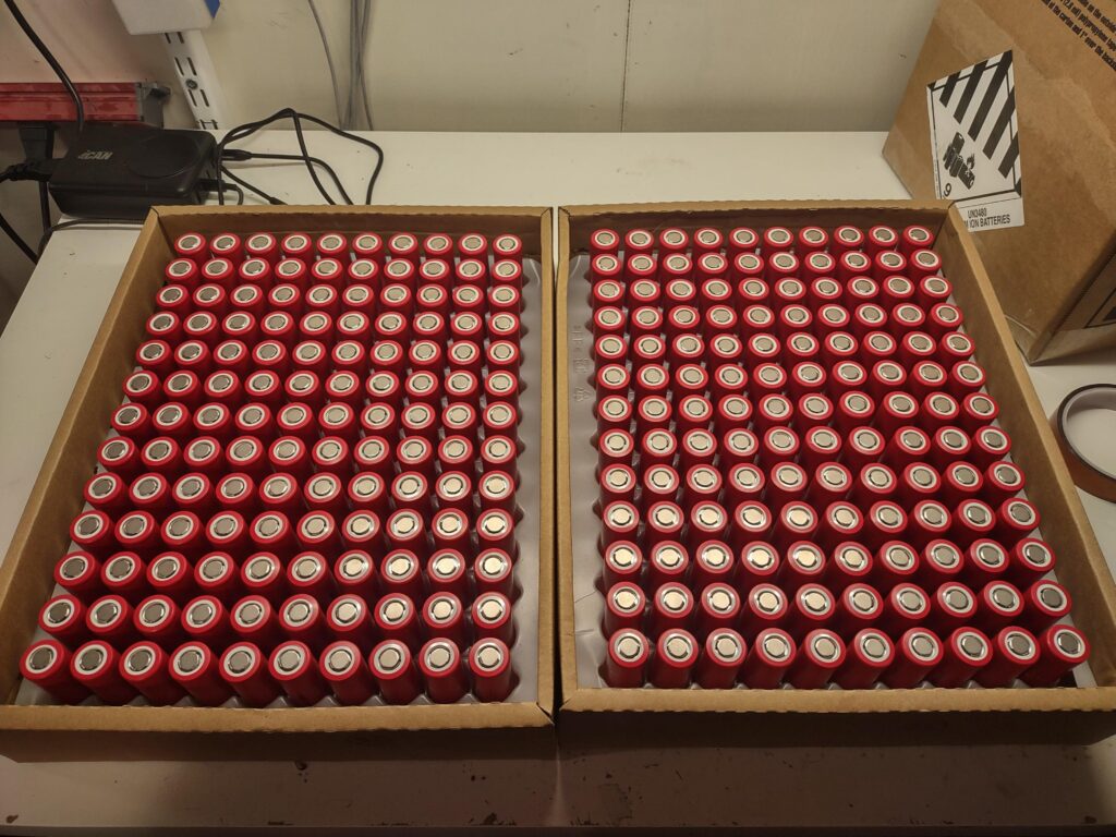 Just over 2 weeks ago I launched a webstore selling 18650 and 21700 cells in Canada at reasonable prices. I'm now offering local pickup for orders in the Ottawa/Gatineau, Ontario Area.