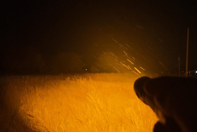 Field and Tree Beamshots with Convoy M21b LHP73b 1,800k - Emisar D3aa NTG35 1,800k - Olight Warrior Pro XHP35 HI 3,000k - Album on Imgur