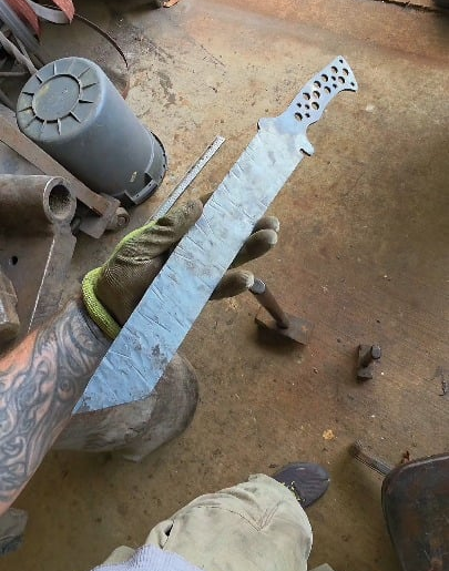80crv2 Tanto Machete coming along 🤙