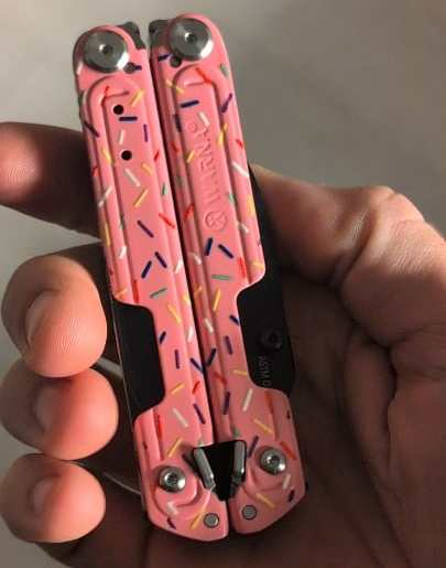 Dakoyu fan exclusive in pink donuts