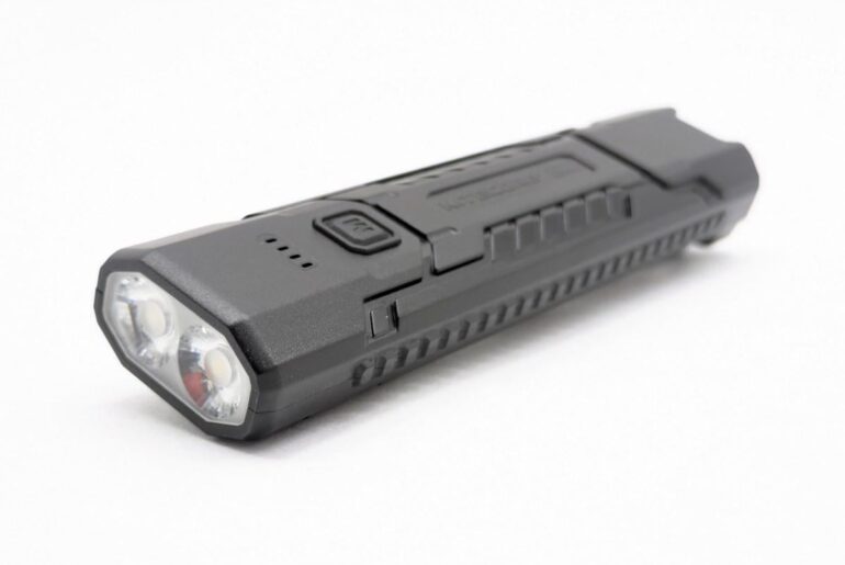 Grizzly's Nitecore EDC07 Review – Ultralight High-CRI Flatlight
