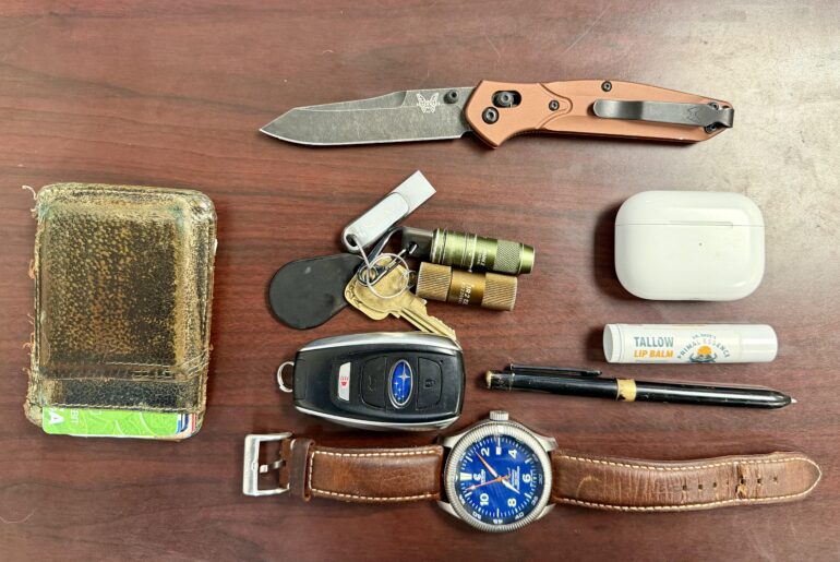 Dress casual pocket dump