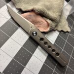 Absolutely in love with this Kizer Feist 2, any other knives similar in size and profile?