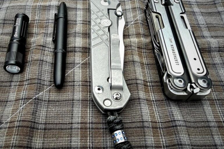 Dialed in my work carry. Everything but the Umnumzaan goes into the Arc sheath.