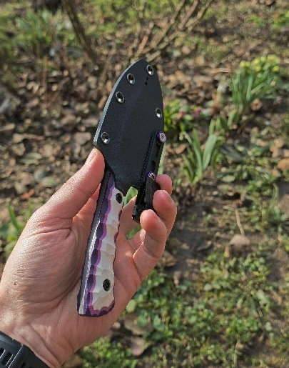 Magnacut Harpoon with layered G10 scales