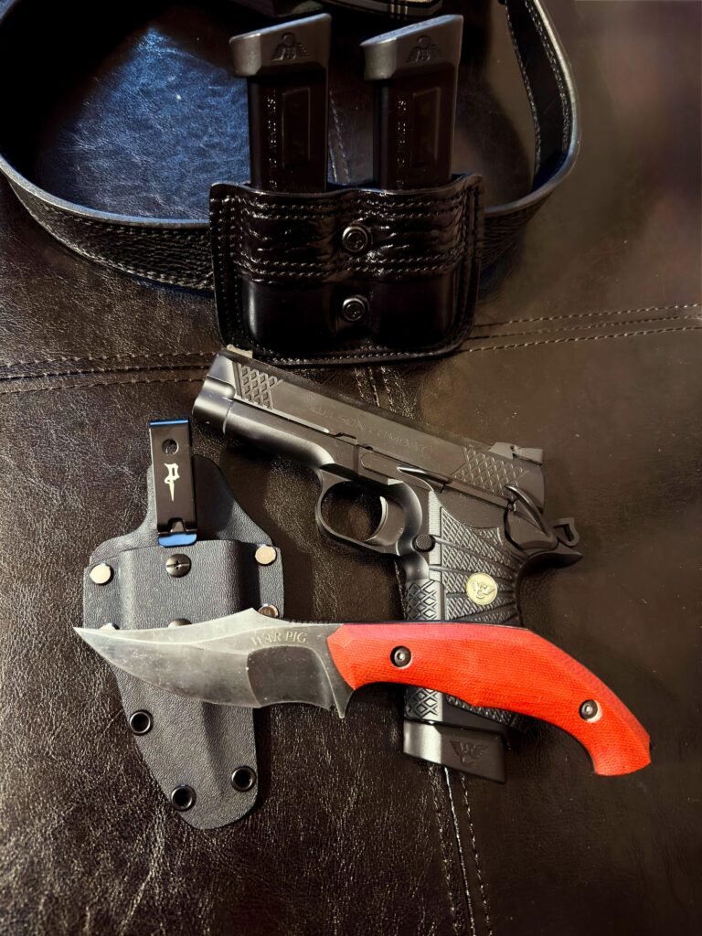 @direpacific War Pig Wednesday! @wilsoncombat Wilson Wednesday! Two badass pieces! #direpacificblades #direpacificbladeswarpig #warpigwednesday #wilsonwednesday #wilsoncombatedcx9