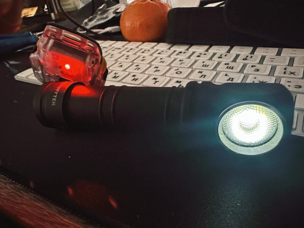 armytek wizard c2 pro max & armytek crystal