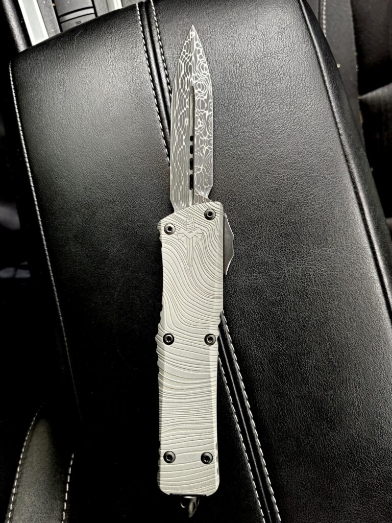 Microtech Signature Series Combat Troodon Beskar Damascus D/E
