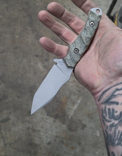 New profile in the works, 80CrV2 and some black Canvas Micarta.🤙