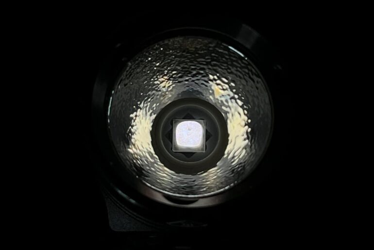 Skilhunt M150 has black dot on phosphor.