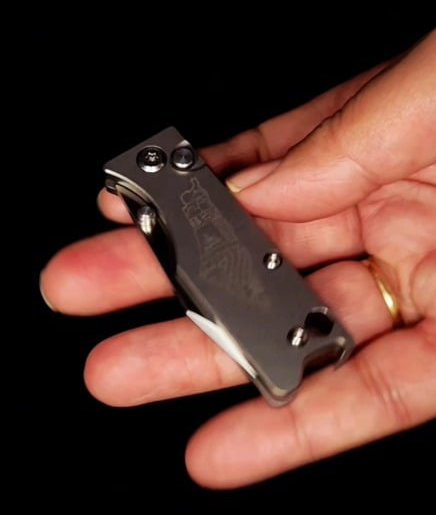 2-in-1 Titanium Keychain Knife for Everyday Use