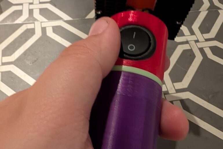 Ladies and Gentlemen I give you my buddies flashlight be calls janklight