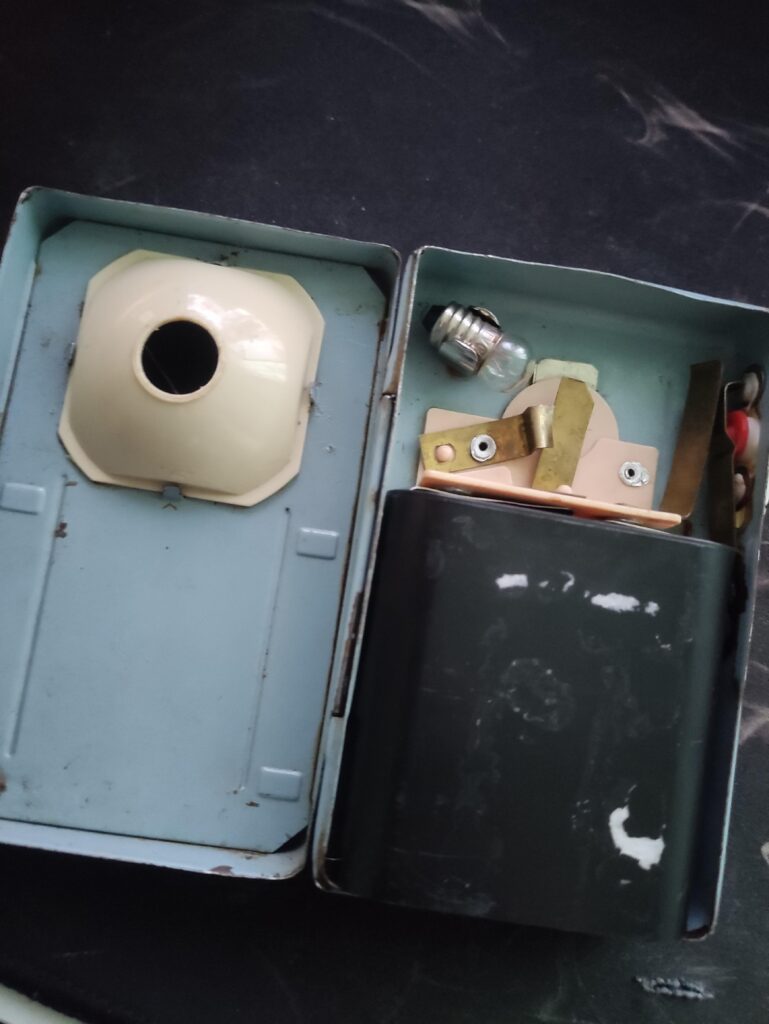 Eastern block flashlight lightbulb holder