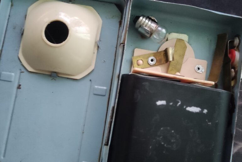 Eastern block flashlight lightbulb holder