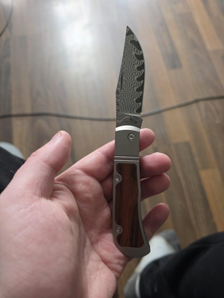 Kizer Trestle Damast Mkuruti Folding Knife