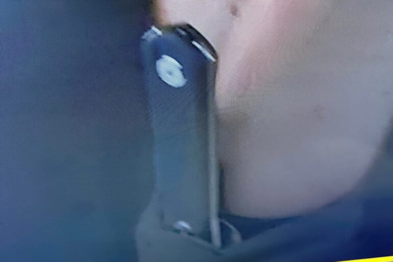 Can anyone ID the knife used in The Day of the Jackal (2024) S1E9?