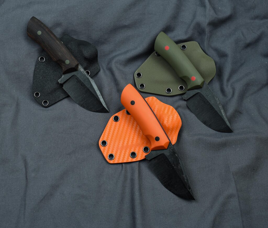 A batch of Bearclaws. Compound grind (flat and hollow) 1095 at 61HRC, G10/micarta scales, G10 liners and pins. What do you think?