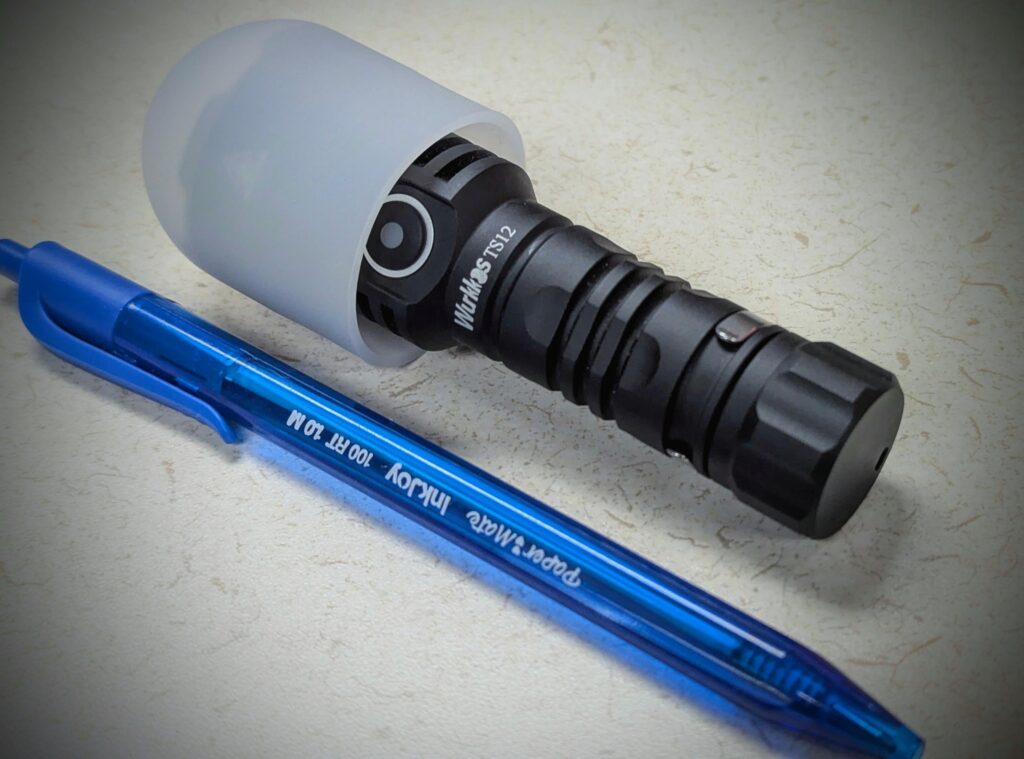 Still using a throwy as my EDC. Rotate between Wurkkos TS15 & TS12. Not sure if I will ever go back. (mods, pen is just for scale)