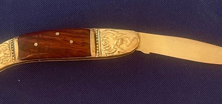 Need help identifying this knife