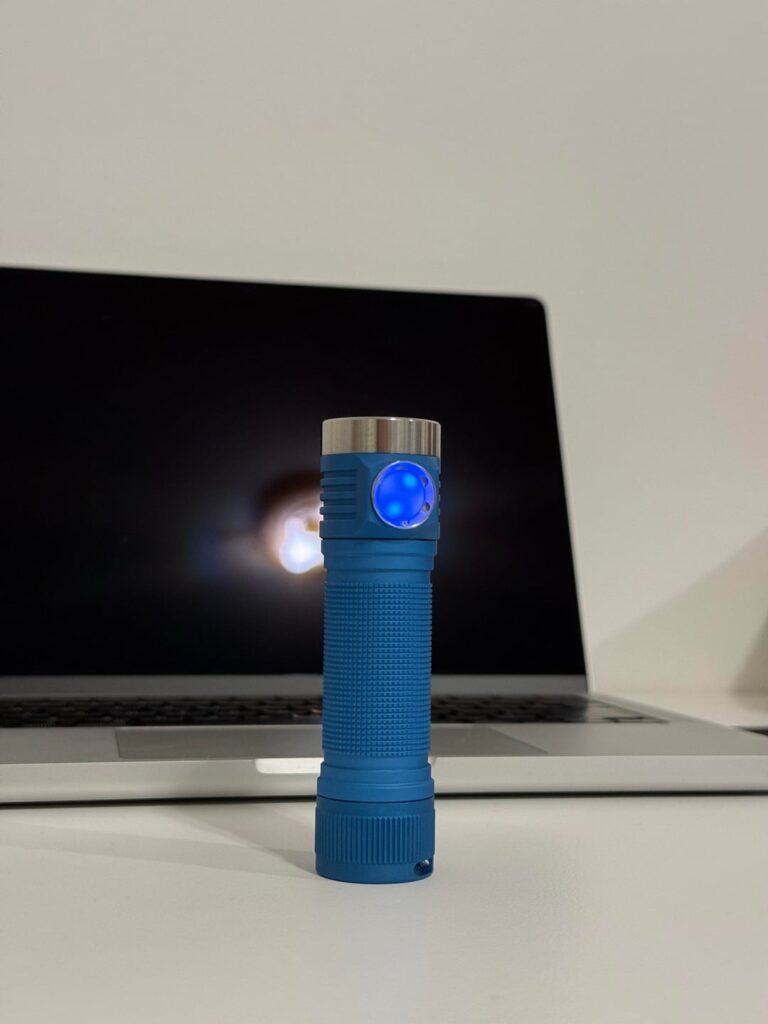 NLD: Emisar D4K w/ E17A Azure