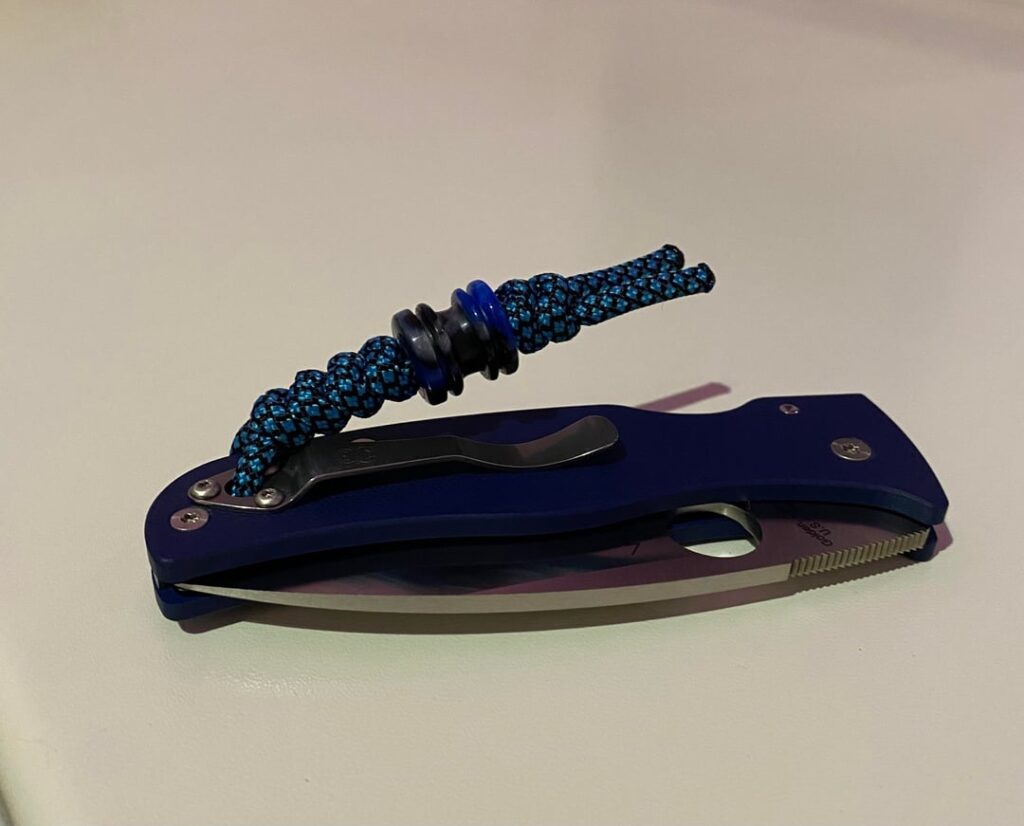 Spyderco Bodacious cpm spy27 and Ukrainian beads_avk