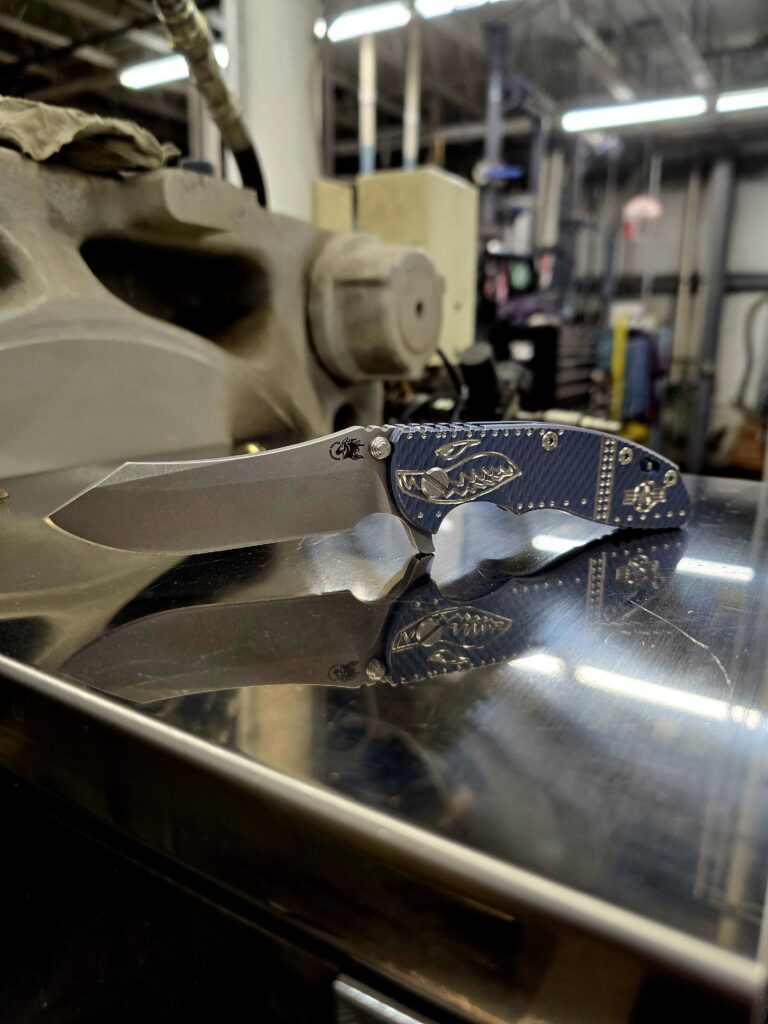 Hinderer XM-18 3.5" Skinner.