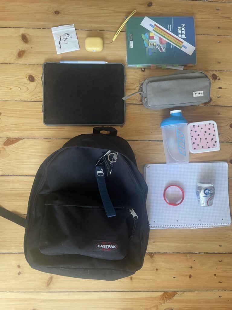 What‘s in my schoolbag..