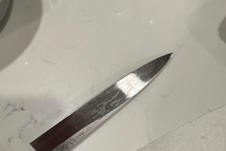 Discoloration for sashimi carbon steel knife