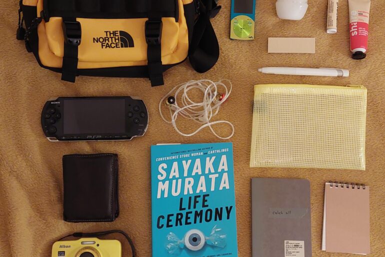 daily bag with stuff to help me use my phone less