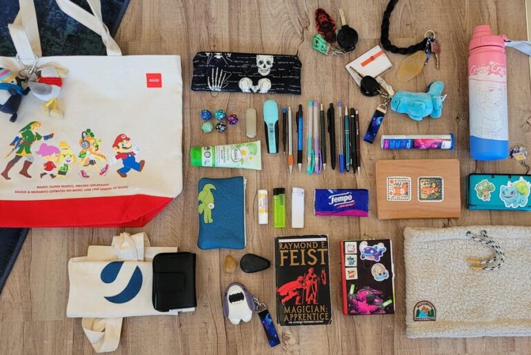 Got a new bag over the weekend, so I thought I might share :3 feel free to make assumptions