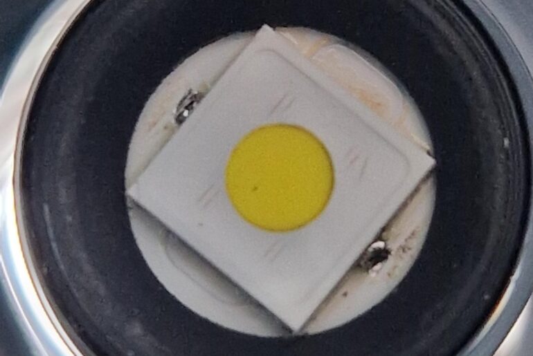 Small black dot on the emitter, Convoy L21B