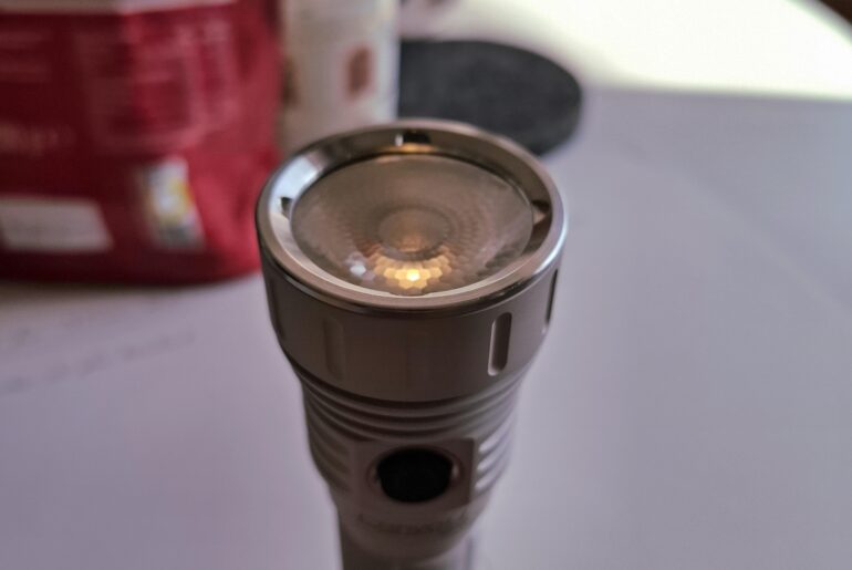 Convoy M21H Mao / LHP73B 3000k / 8deg TIR / 3V 20A Buck