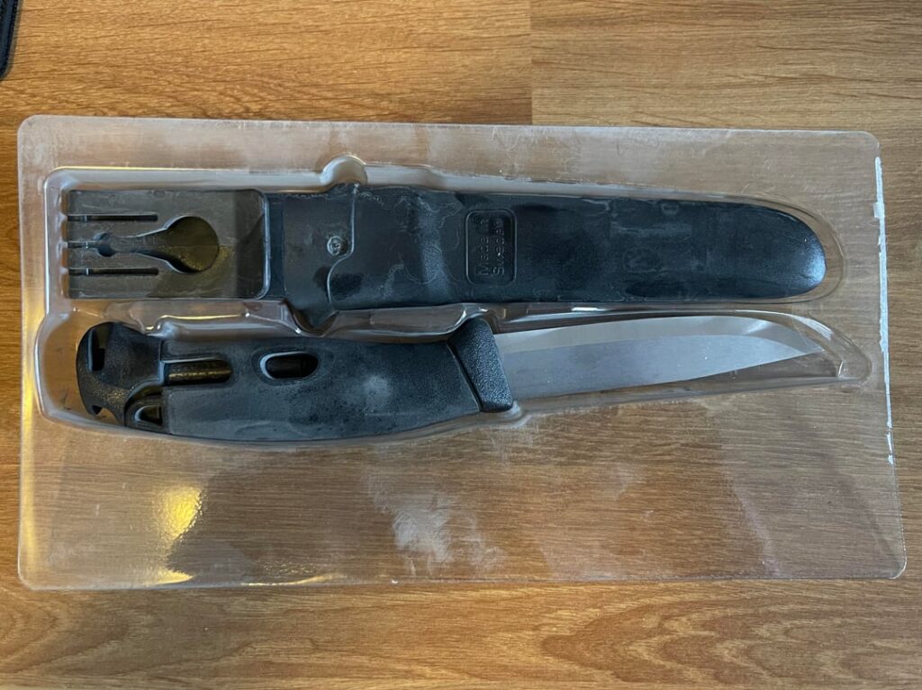 New Morakniv Companion Spark covered in powder?