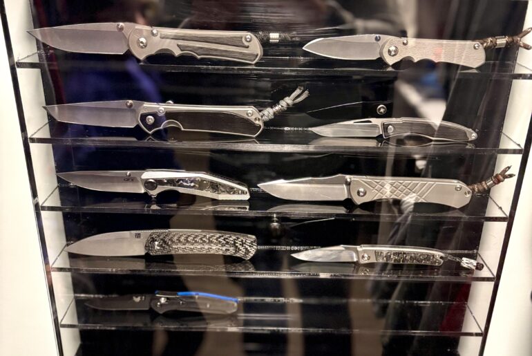 New knife case I made today. It turned out much better than I was expecting.