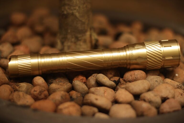 [New] [Review] Convoy T4 Brass: Amazing 2x AA/14500 flashlight
