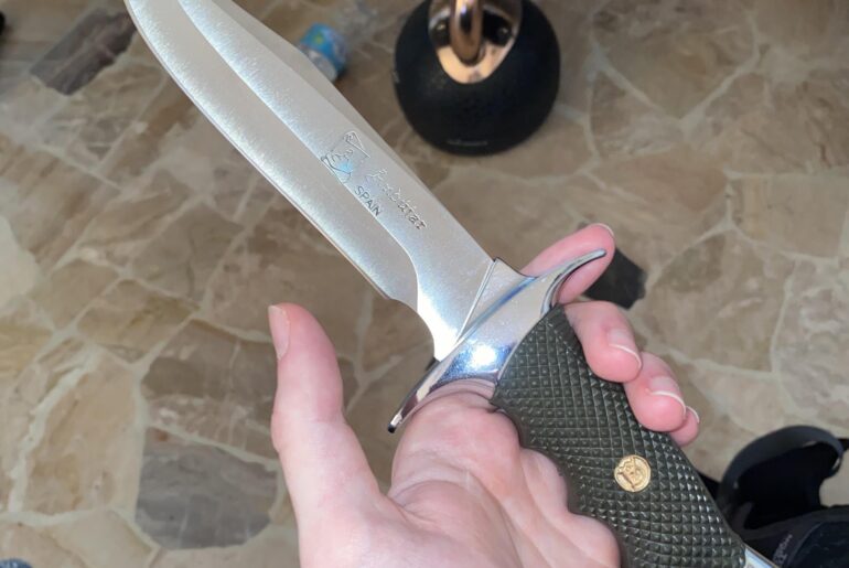could anyone identify this specific knife and tell me how much is it worth? (i’m 100% sure it says andujar but idk the specific model)