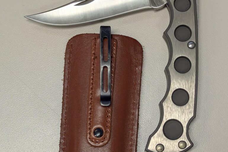 Pocket Carry Buck 560