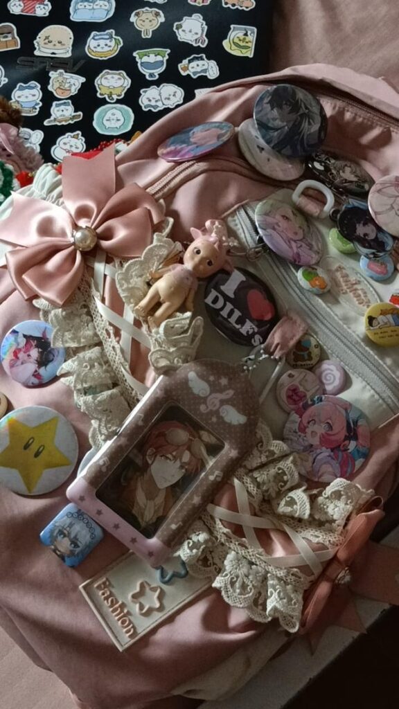 My 1st year college bag >< !!