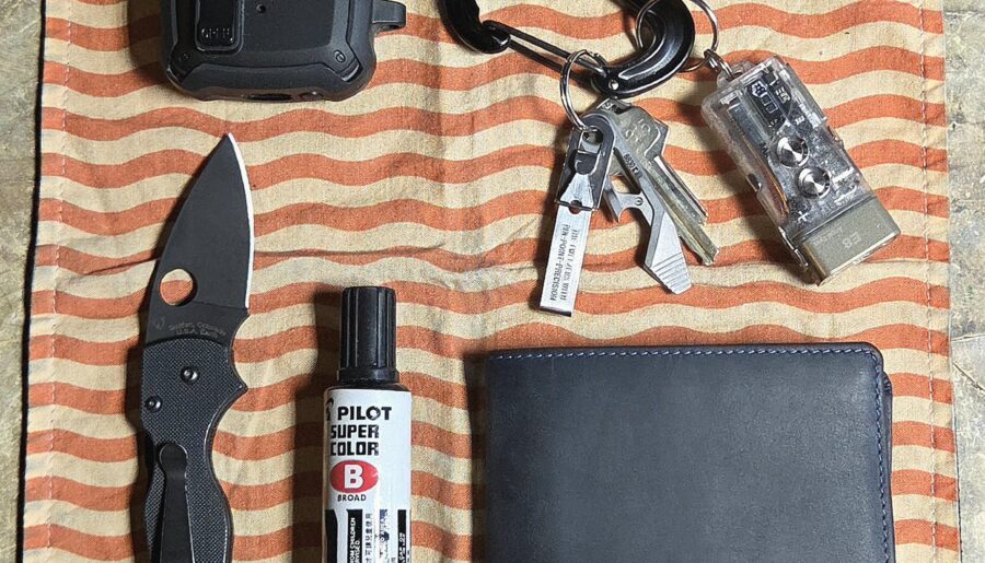 Been trying to lock in my carry, really happy with this setup