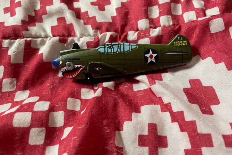 I went thrifting and found a folding knife that looks like a P-40. Does anyone know if there anymore more airplane knives like this?