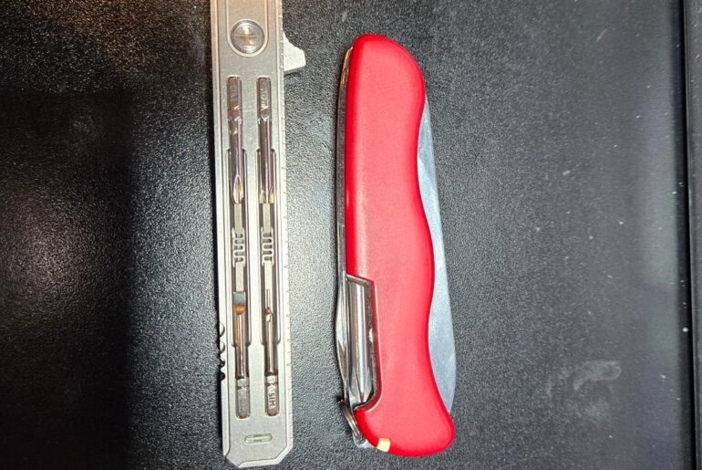 Smithblade Pro Review & SAK Trailmaster Comparison