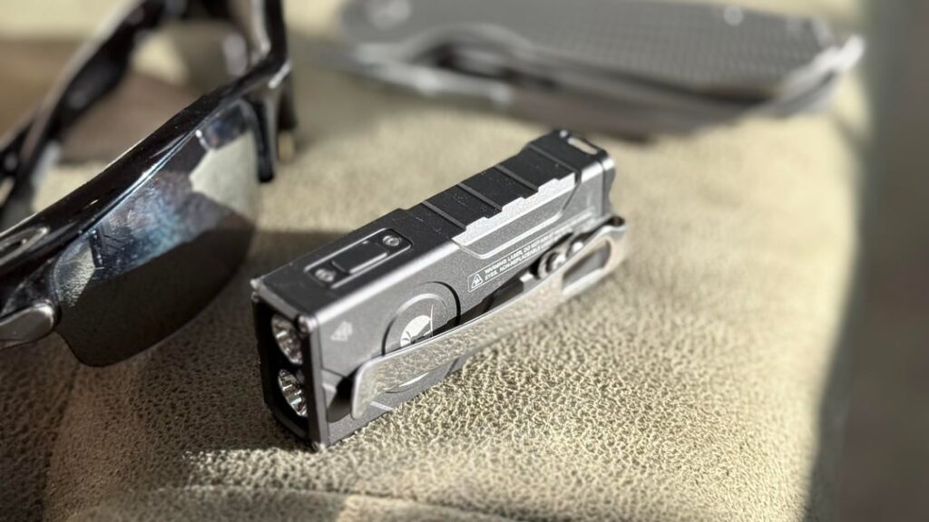 Added belt clip to Lumintop F02