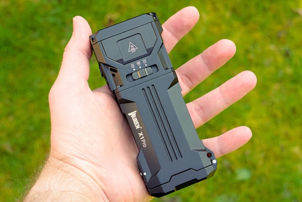 Wuben X1 Pro – high-power flashlight with active cooling that fits into your pocket