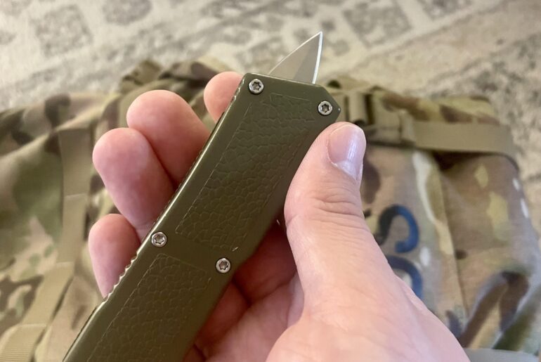 Well… I broke it😅 … probably on me tho. I will admit I probably fidgeted with it too much. (Lightening - Aluminum handle OTF, $30)