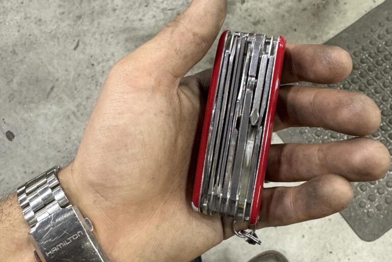 Victorinox swiss champ