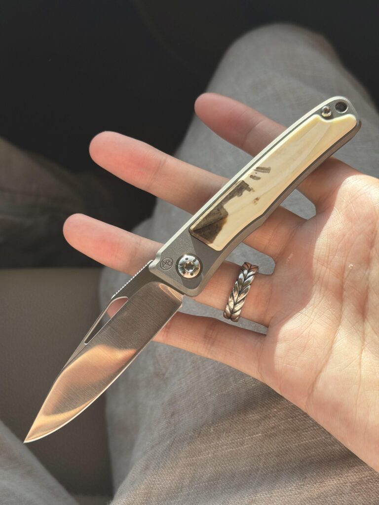 Anyone else partaking in slipjoint Sunday? 😛