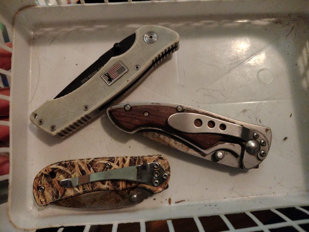 How to clean old knives?