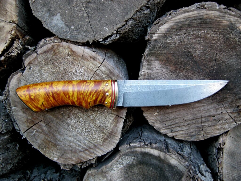 I made this knife a long time ago. And now I'm showing it to you.