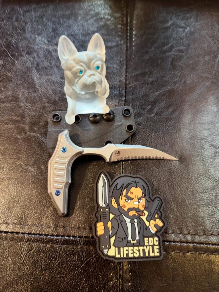 Microtech- Bastinelli Bee Push Dagger