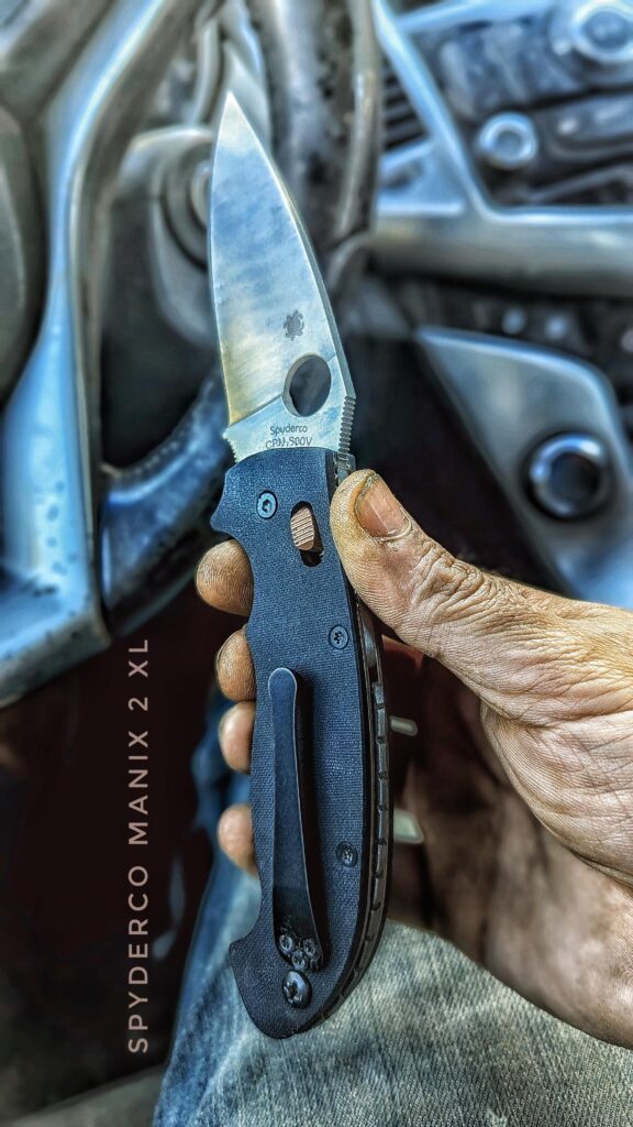 two co-workers made pretty tempting offers to buy my baby today... but a lot of thought an love went into the modding, and i just couldn't part with her... you gots to get ya own